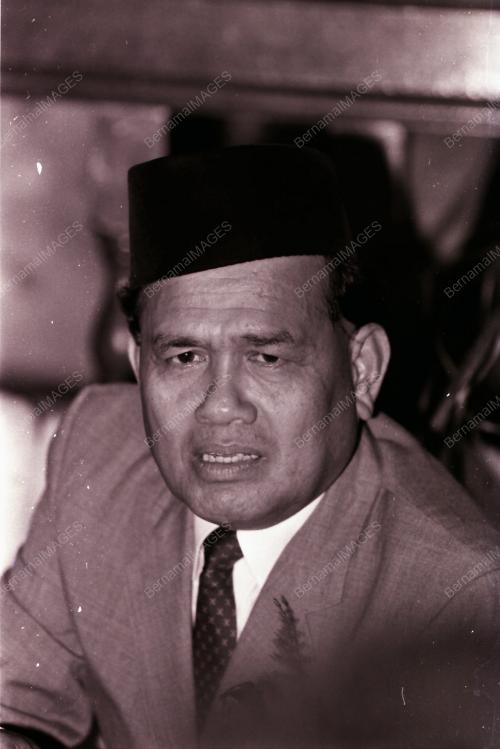 KEMPEN MAKAN DAGING ARNAB