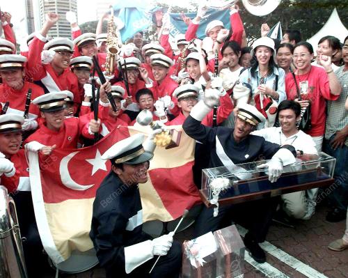 KL18-30_07_2000_BAND-CELEBRATE_11012016