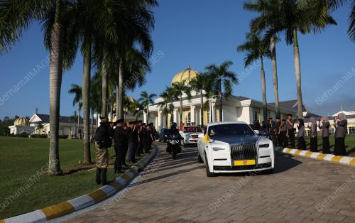 SULTAN ABDULLAH RI'AYATUDDIN AL-MUSTAFA BILLAH SHAH