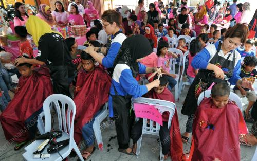 KL18_01012014_PUTERI_GUNTING