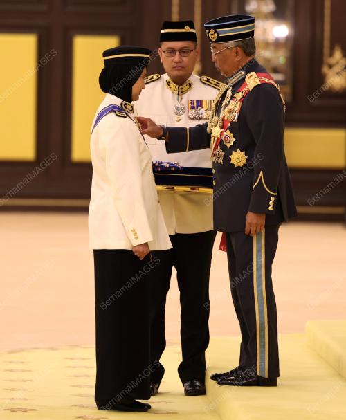 AL-SULTAN ABDULLAH RI'AYATUDDIN AL-MUSTAFA BILLAH SHAH