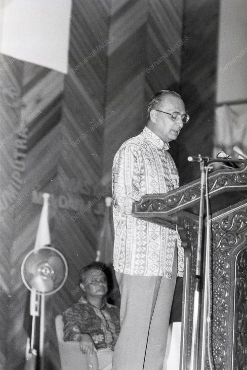 DATUK SERI UTAMA HUSSEIN ONN (PM3)