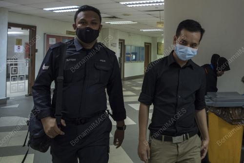 PERTUDUHAN MENGHANTAR KOMUNIKASI JELIK DAN HINA PDRM