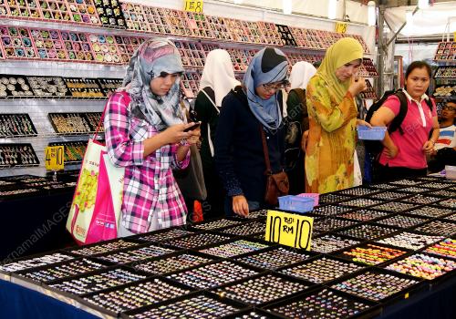 KL18_01082012_BAZAR_RAMADAN