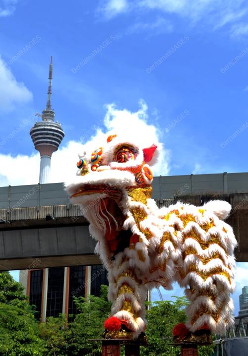 KL18_02022012_TARIAN_SINGA