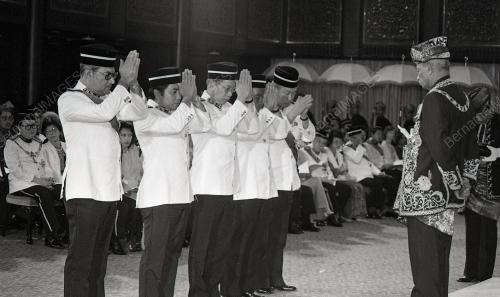 HARI KEPUTERAAN