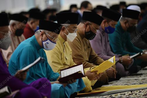 AL SULTAN ABDULLAH RIíAYATUDDIN AL MUSTAFA BILLAH SHAH