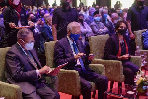 DATUK SERI ISMAIL SABRI YAAKOB