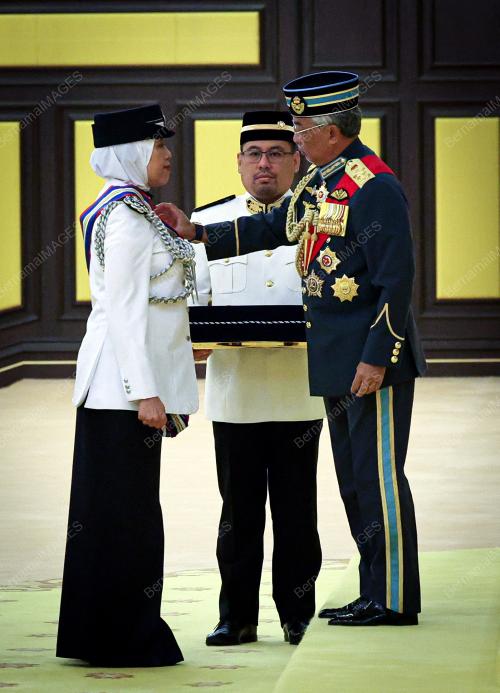 AL-SULTAN ABDULLAH RI'AYATUDDIN AL-MUSTAFA BILLAH SHAH