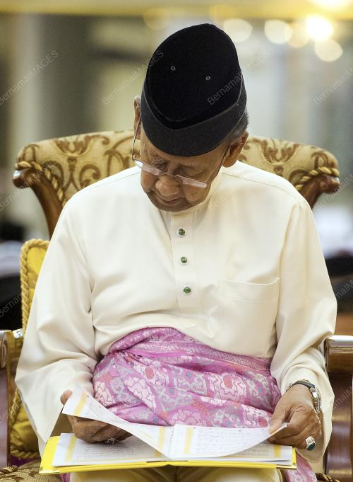 KL18_04062015_AGONG