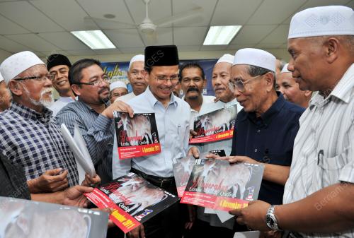 DATUK RAJA NONG CHIK RAJA ZAINAL ABIDIN
