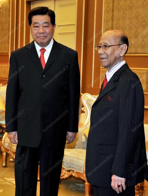 KL18_05022013_AGONG_CINA