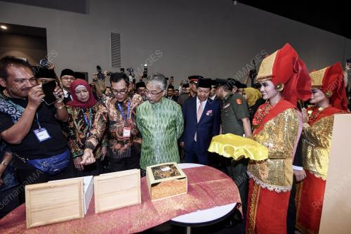 KL18_05042019_AGONG_BN201904045600