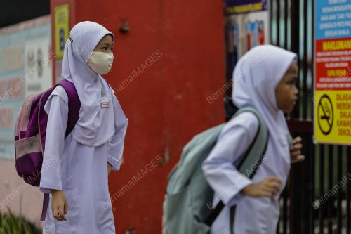 TINJAUAN PEMAKAIAN PELITUP MUKA DI SEKOLAH