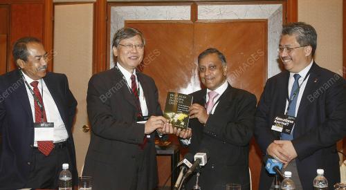 NOR MOHAMED YAKCOP