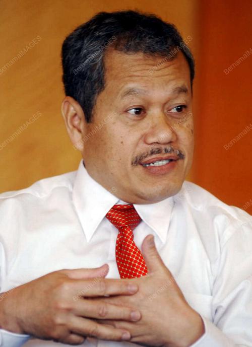 DR ROSTI SARUWONO