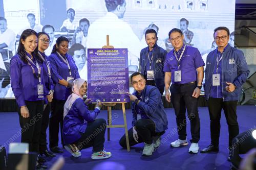 ERA BAHARU KOMITMEN ANAK MUDA BN