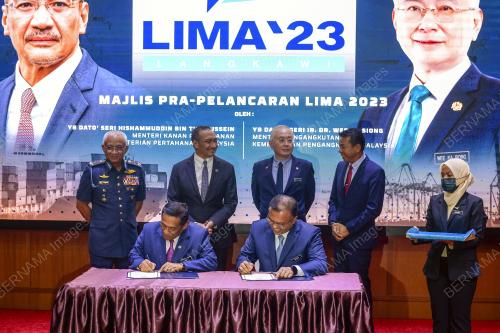 DATUK SERI HISHAMMUDDIN HUSSEIN