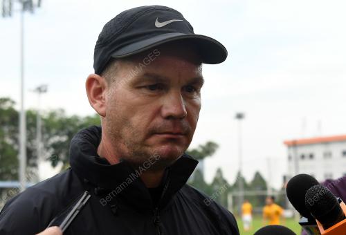 LATIHAN SKUAD BOLA SEPAK BAWAH 18 NEGARA