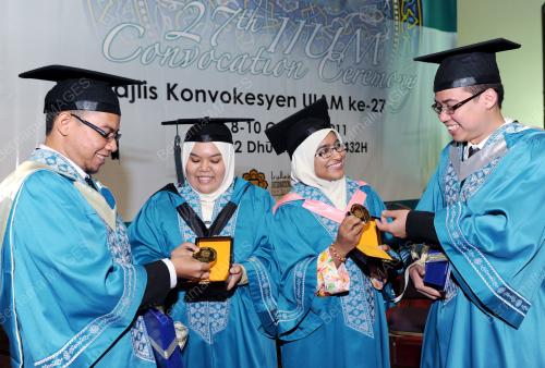 GRADUAN TERBAIK UIAM