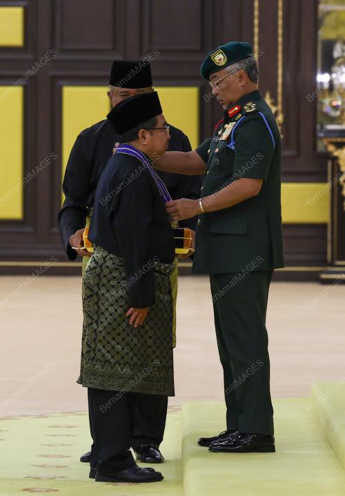 AL-SULTAN ABDULLAH RI'AYATUDDIN AL-MUSTAFA BILLAH SHAH