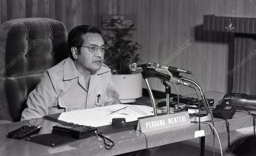 DATUK SERI DR. MAHATHIR MOHAMAD