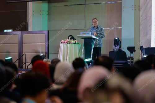 DATUK SERI DR DZULKEFLY AHMAD