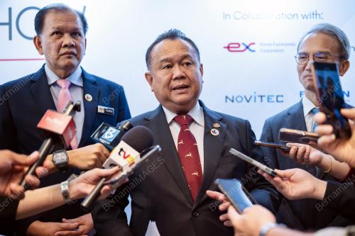 DATUK SERI ALEXANDER NANTA LINGGI