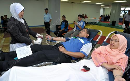 KL18_10012012_DERMA_DARAH