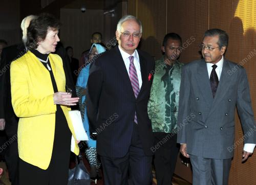 KL18_10022011_PM_KHAZANAH