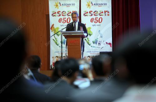 KL18_10082017_INTRA_ASEAN_INVESTMENT