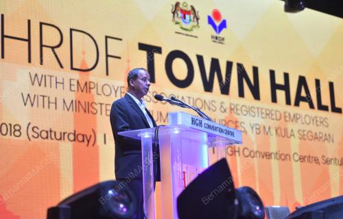 KL18_10112018_TOWN_HALL_BN201811083197