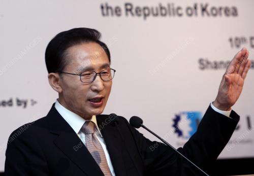 LEE MYUNG-BAK