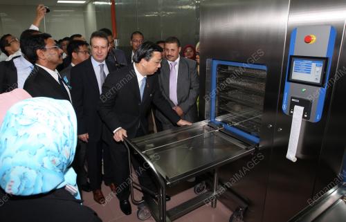 KL18_11012011_LIOW