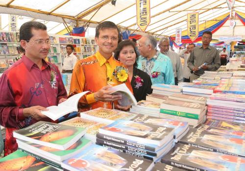 RAJA NONG CHIK RAJA ZAINAL ABIDIN