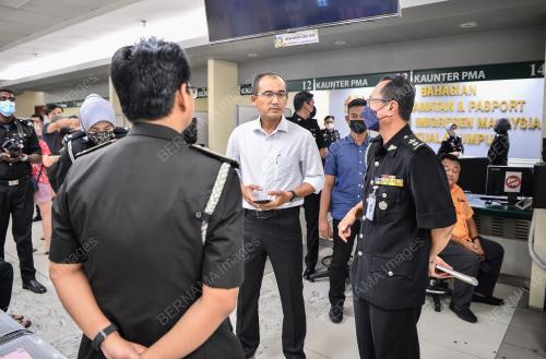 DATUK SERI KHAIRUL DZAIMEE DAUD