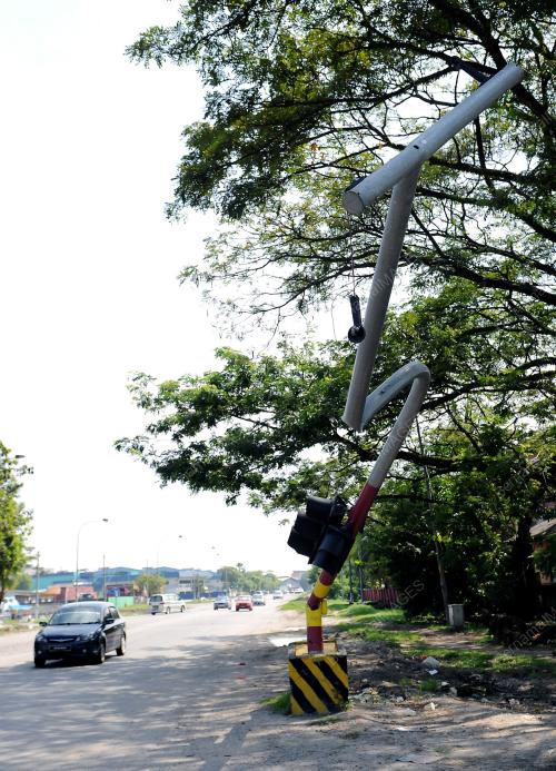KL18_12022012_LAMPU_ISYARAT
