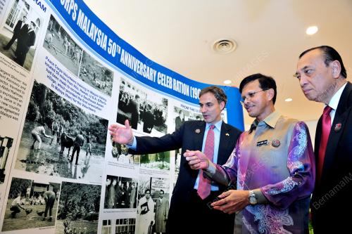 KL18_12042012_PEACE_CORPS