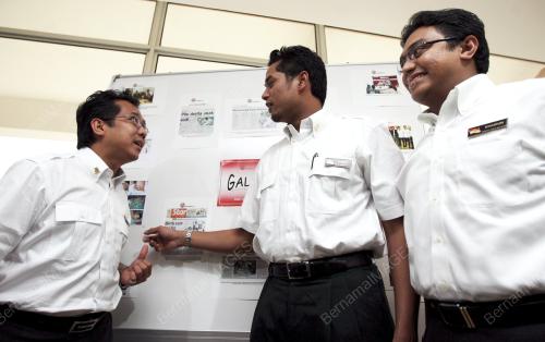 KHAIRY JAMALUDDIN