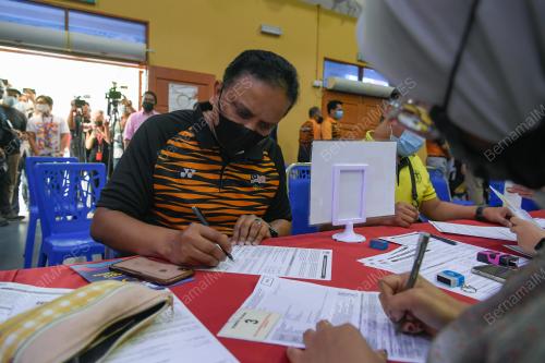 DATUK SERI REEZAL MERICAN NAINA MERICAN