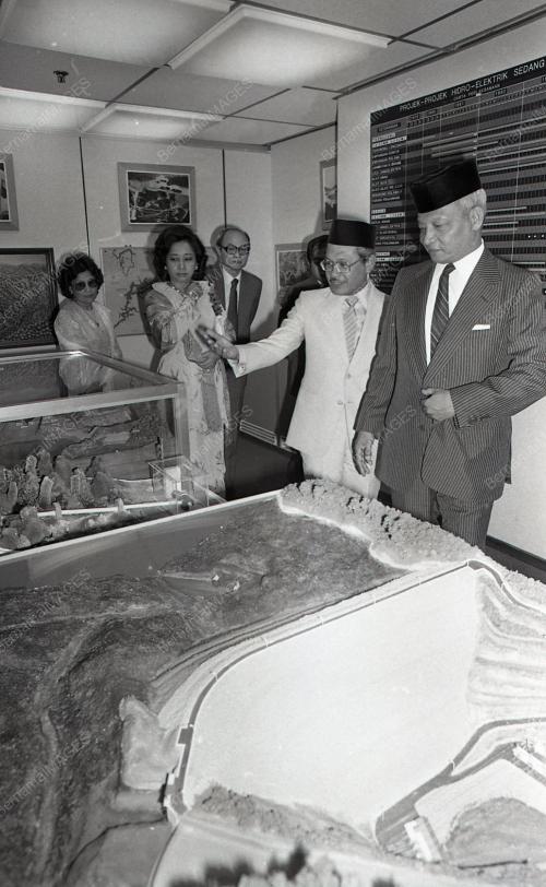 LEMBAGA LETRIK NEGARA