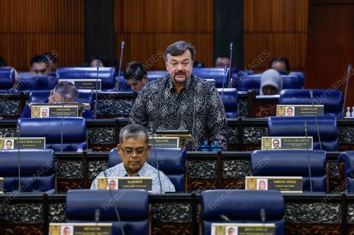 SENATOR DATUK SERI AMIR HAMZAH AZIZAN