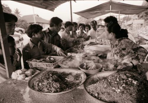 JUALAN KUIH DI BULAN PUASA