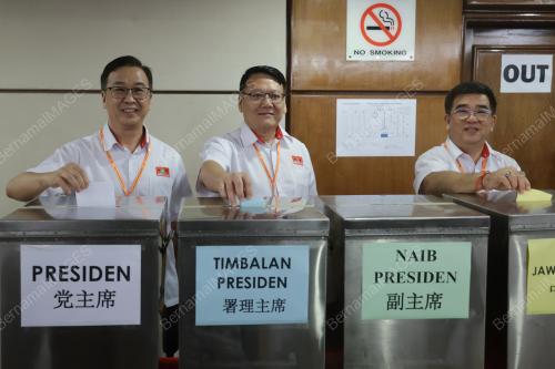 DATUK DR DOMINIC LAU HOE CHAI