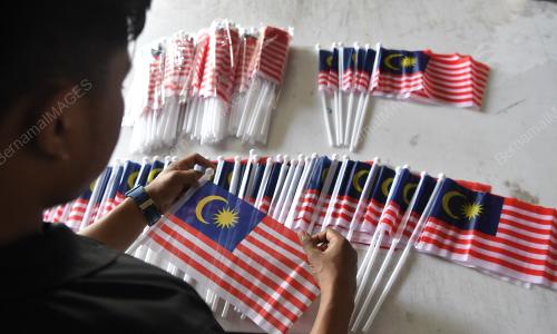 KL18_15082018_BENDERA