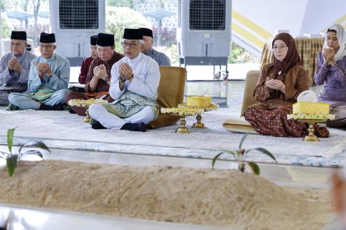 AL-SULTAN ABDULLAH RI'AYATUDDIN AL-MUSTAFA BILLAH SHAH 