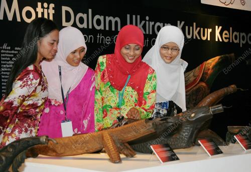 PAMERAN KUKUR KELAPA