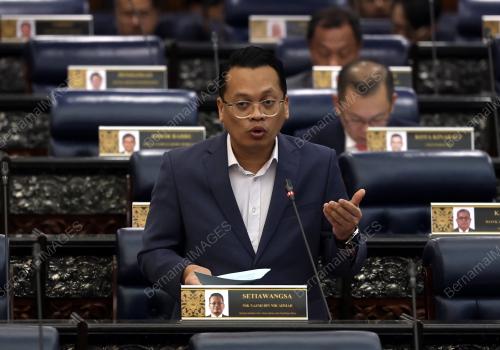 NIK NAZMI NIK AHMAD