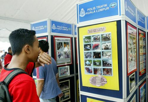 PAMERAN POLIS TRAFIK KL