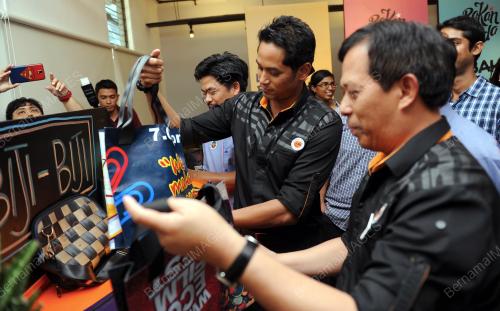 KL18_17022015_KHAIRY_BEG
